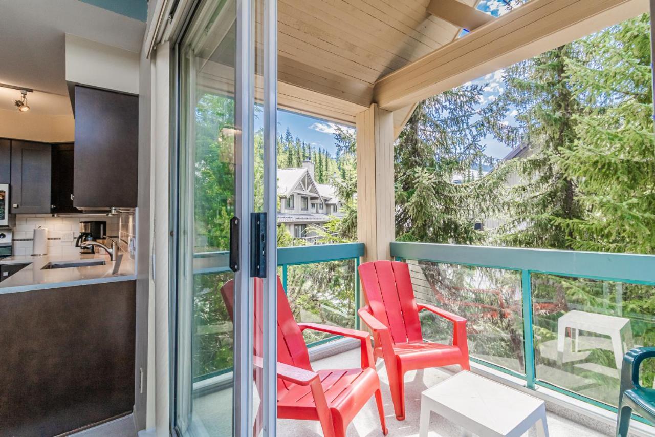 Snowbird Townhouses By Elevate Vacations Уистлер Экстерьер фото